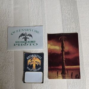 QUEENSRŸCHE Collectible Tour Photo and Pass Set - Brown & Black